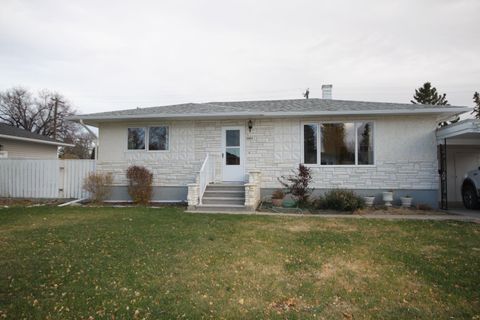 1023 29A Street S Lethbridge AB T1K 2X8