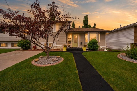 Photo of 62 Rupert Crescent, Red Deer, AB T4P 2Z1 (MLS # A2330947)
