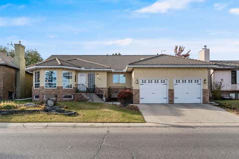 Photo of 607 9 Street SE, High River, AB T1V 1L1 (MLS # A2282162)