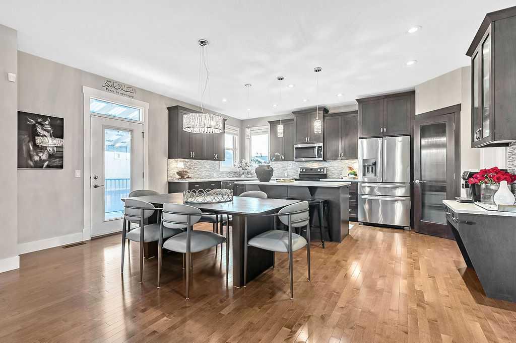 112 Kinniburgh Close