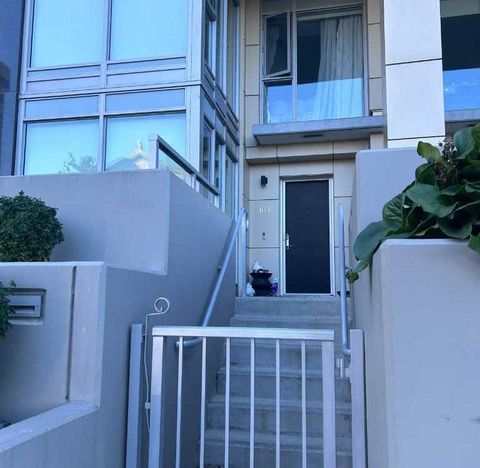 1025 5 Avenue SW 103 Calgary AB T2P 1N4