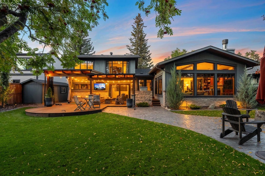 Photo of 611 Willow Brook Drive SE, Calgary, AB T2J 1N6 (MLS # A2352063)