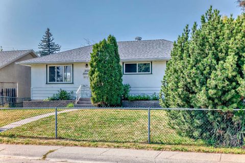 2023 46 Street SE Calgary AB T2B 1K5