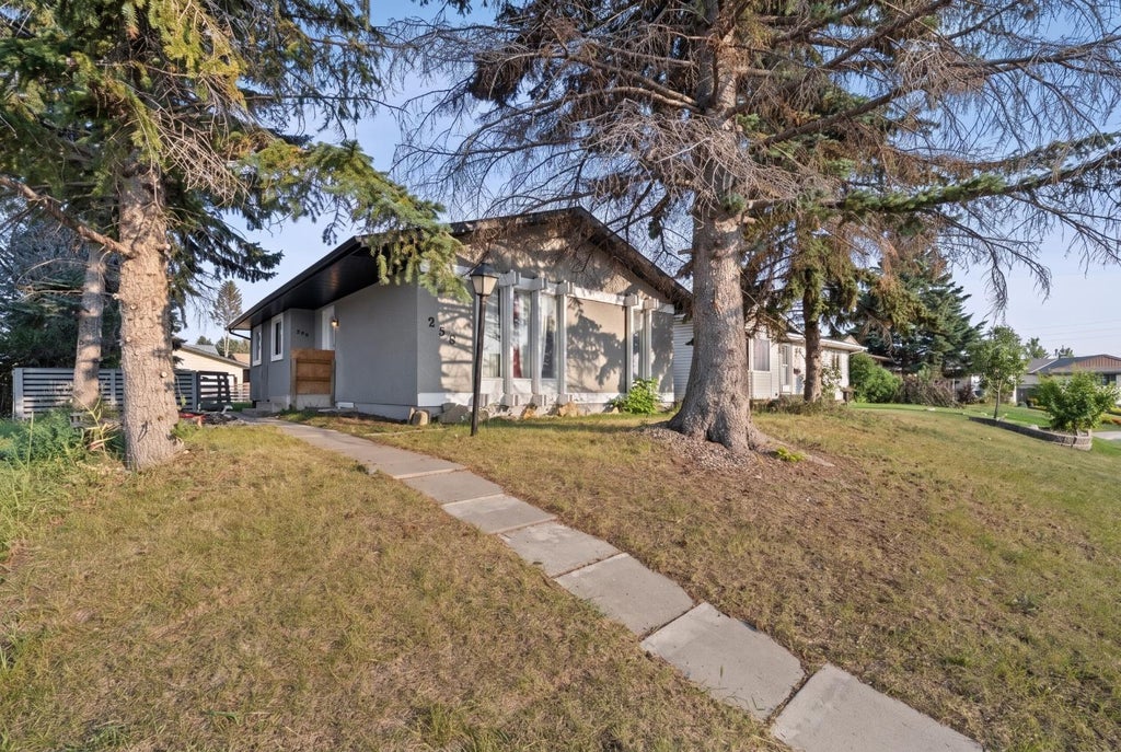 Photo of 259 Manora Crescent NE, Calgary, AB T2A 4S4 (MLS # A2341205)