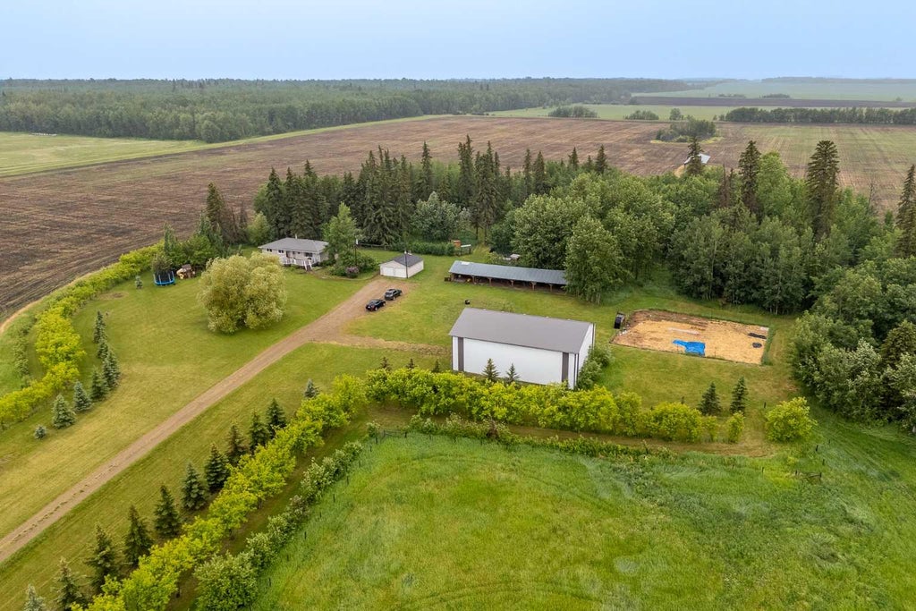 Photo of 56208 RR 81, Rural Lac Ste. Anne County, AB T0E 1N0 (MLS # A2326591)