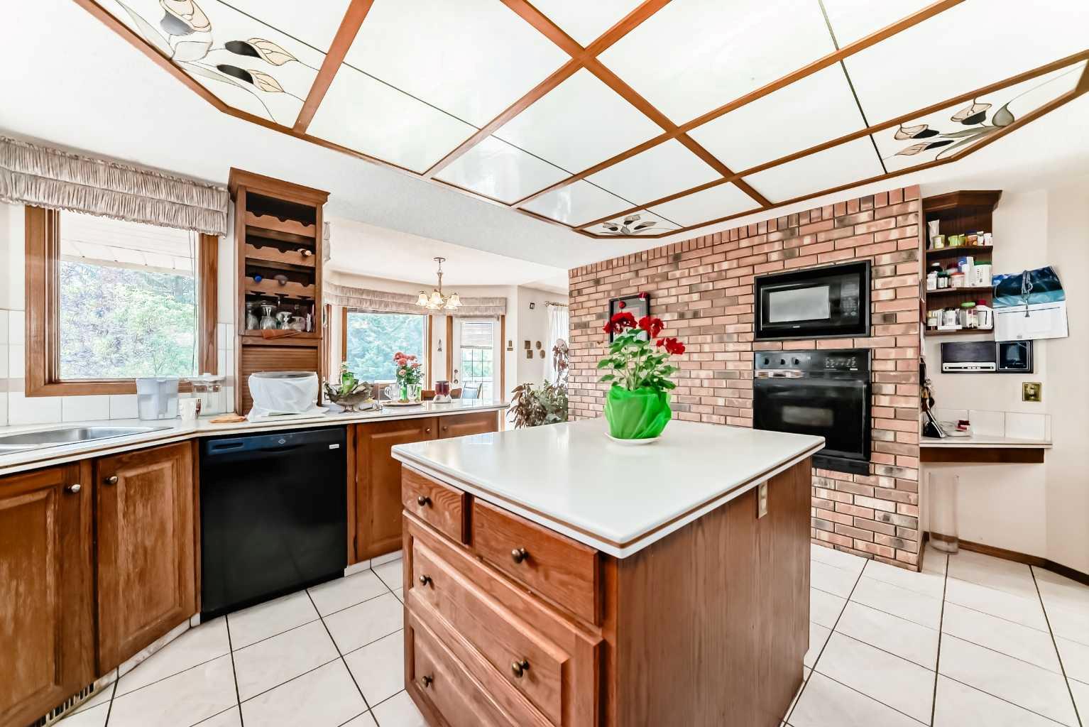 131 Varsity Estates Terrace NW