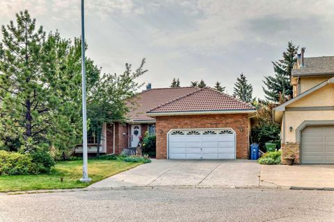 Photo of 131 Varsity Estates Terrace NW, Calgary, AB T3B 5J6 (MLS # A2294440)