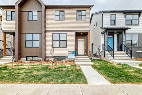 197 Hotchkiss Road SE Calgary AB T3S 0T9