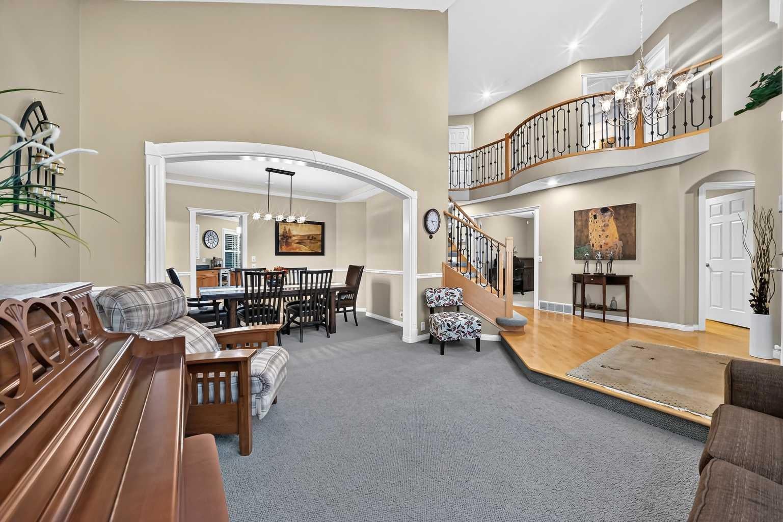 442 Sienna Heights Hill SW