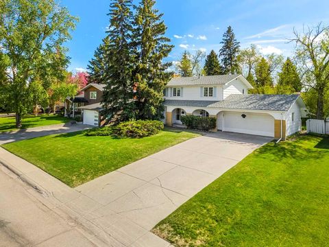 Photo of 511 Willingdon Boulevard SE, Calgary, AB T2J 2A8 (MLS # A2316024)