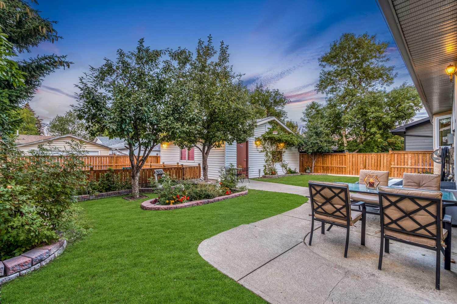 5004 Rundleview Road NE