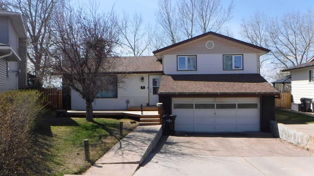Photo of 5404 46 Street, Valleyview, AB T0H 3N0 (MLS # A2309837)