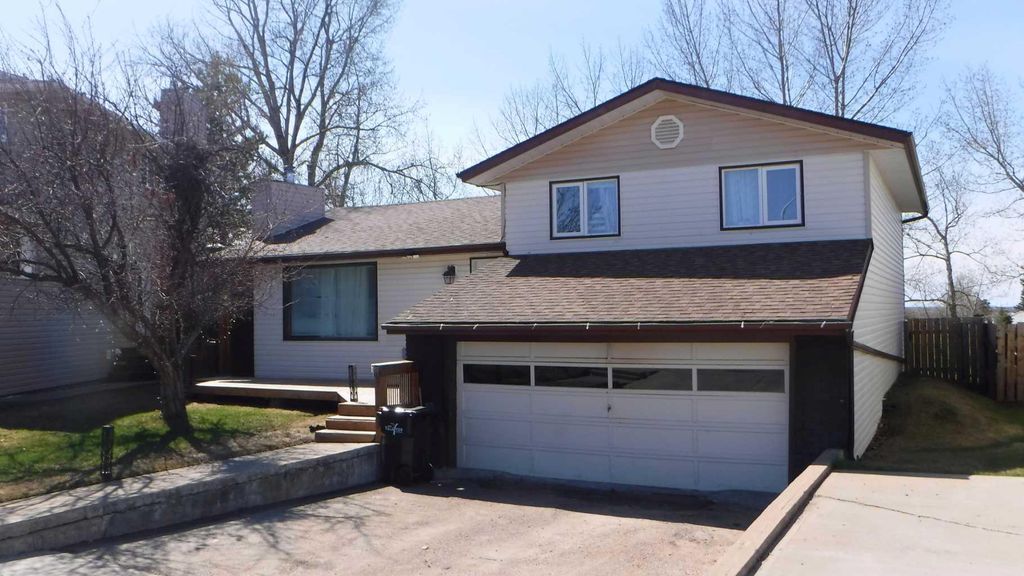 Photo of 5404 46 Street, Valleyview, AB T0H 3N0 (MLS # A2309837)