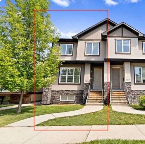 Photo of 124 25 Avenue NE, Calgary, AB T2X 1X8 (MLS # A2319906)