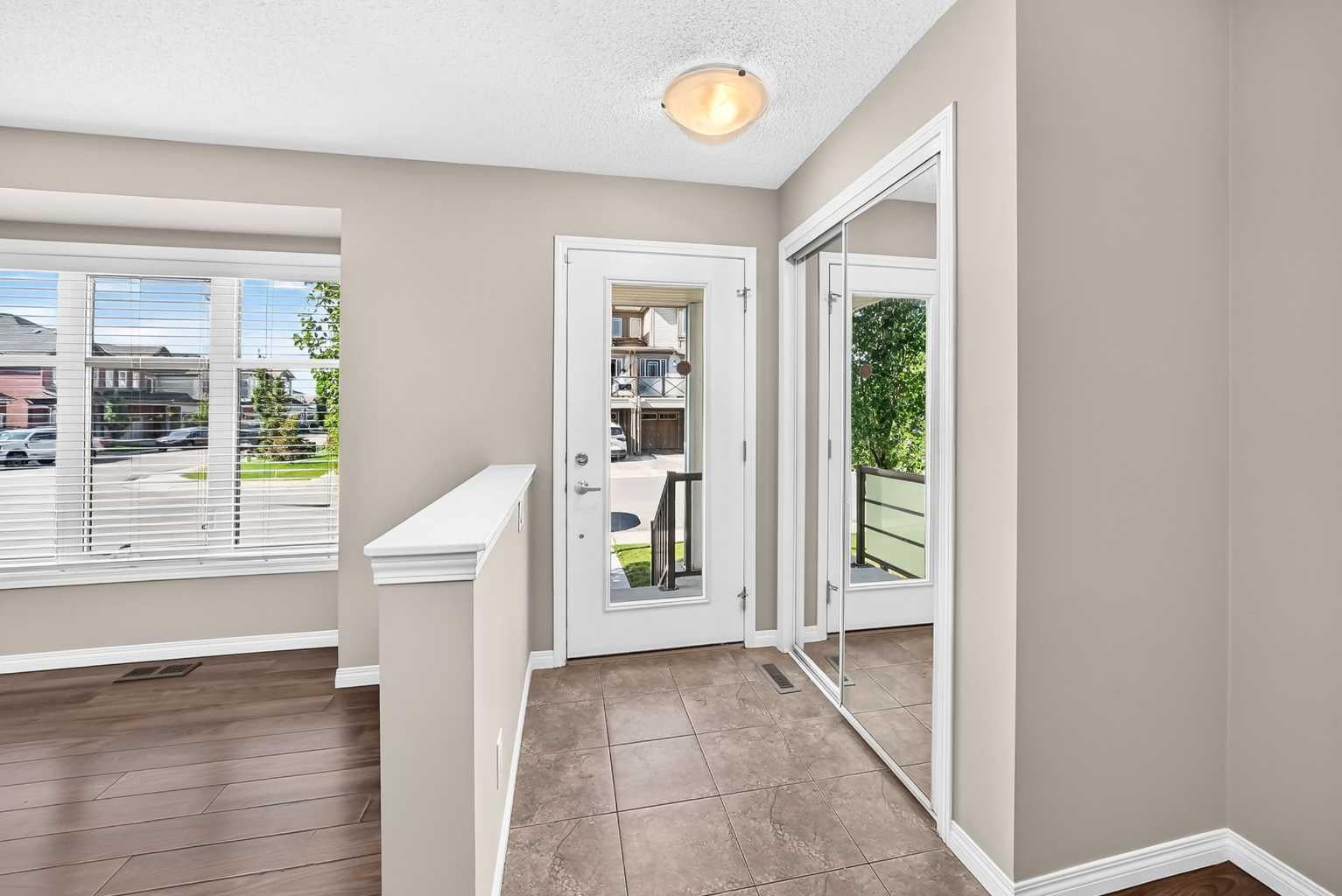 12 Cityscape Row NE