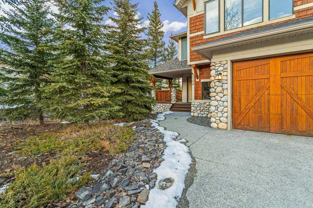 215 Miskow Close