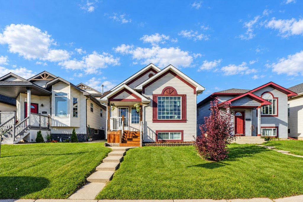 Photo of 177 Erin Circle SE, Calgary, AB T2B 3H8 (MLS # A2349920)