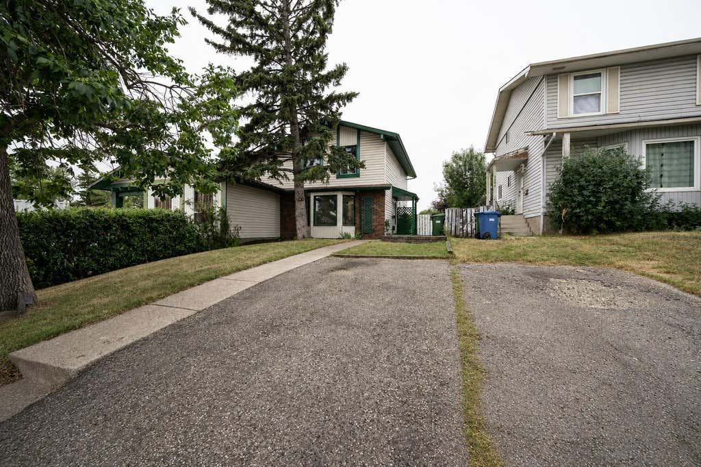 Photo of 2603 60 Street NE, Calgary, AB T1Y 2G6 (MLS # A2336398)