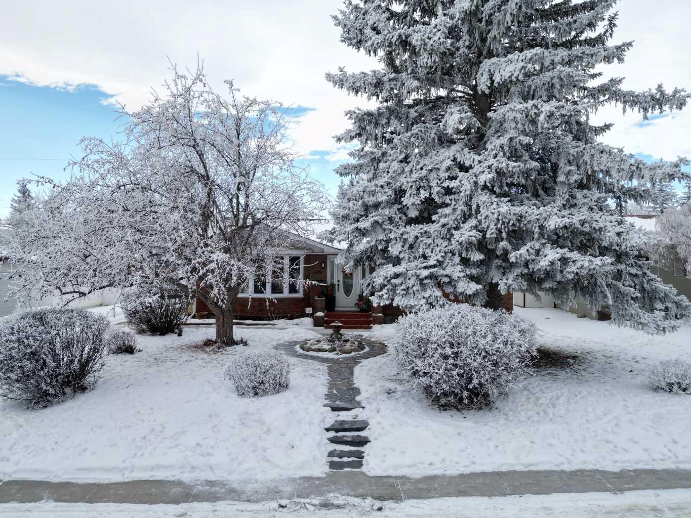 6415 Lombardy Crescent SW