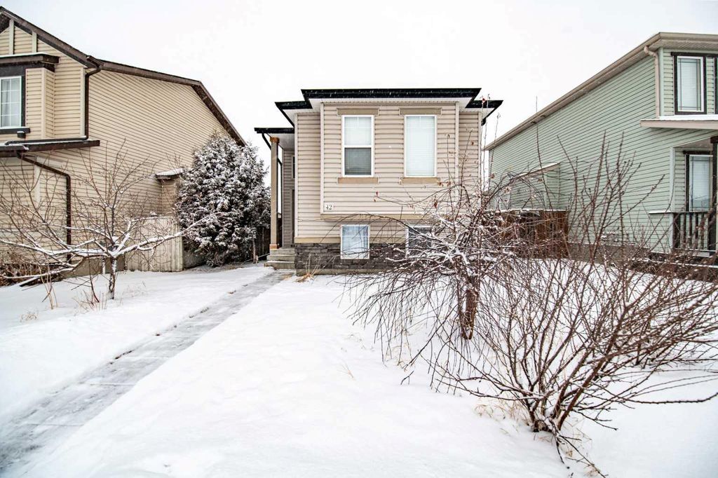 Photo of 42 Johns Street, Red Deer, AB T4P 4C8 (MLS # A2292356)