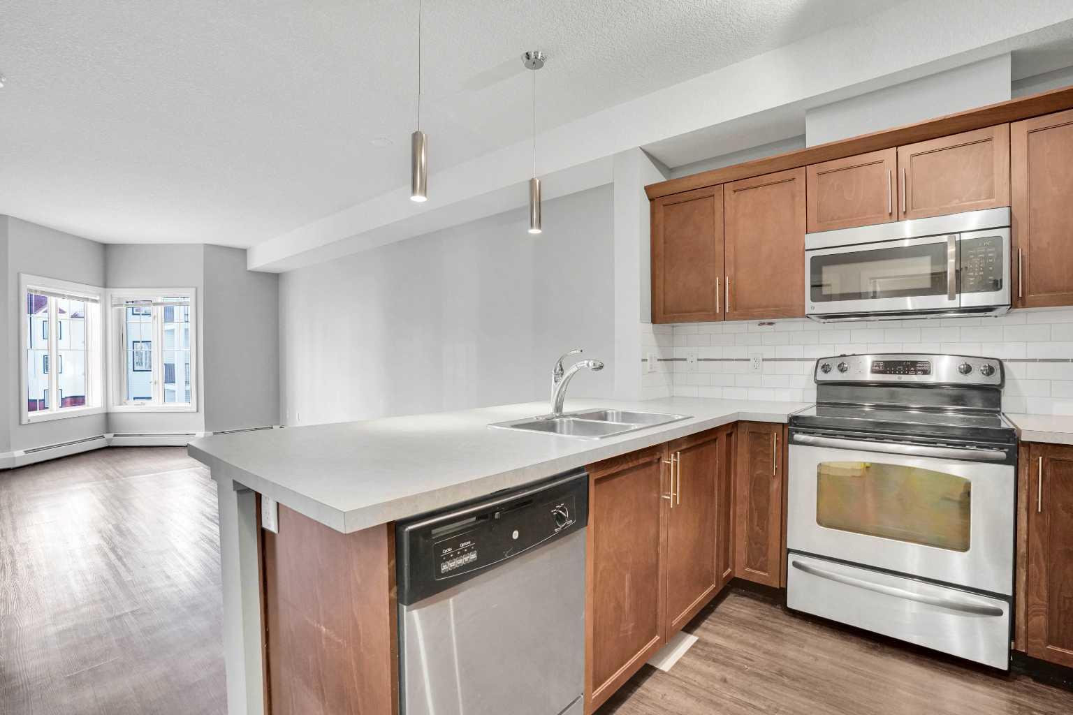 20 Royal Oak Plaza NW 319