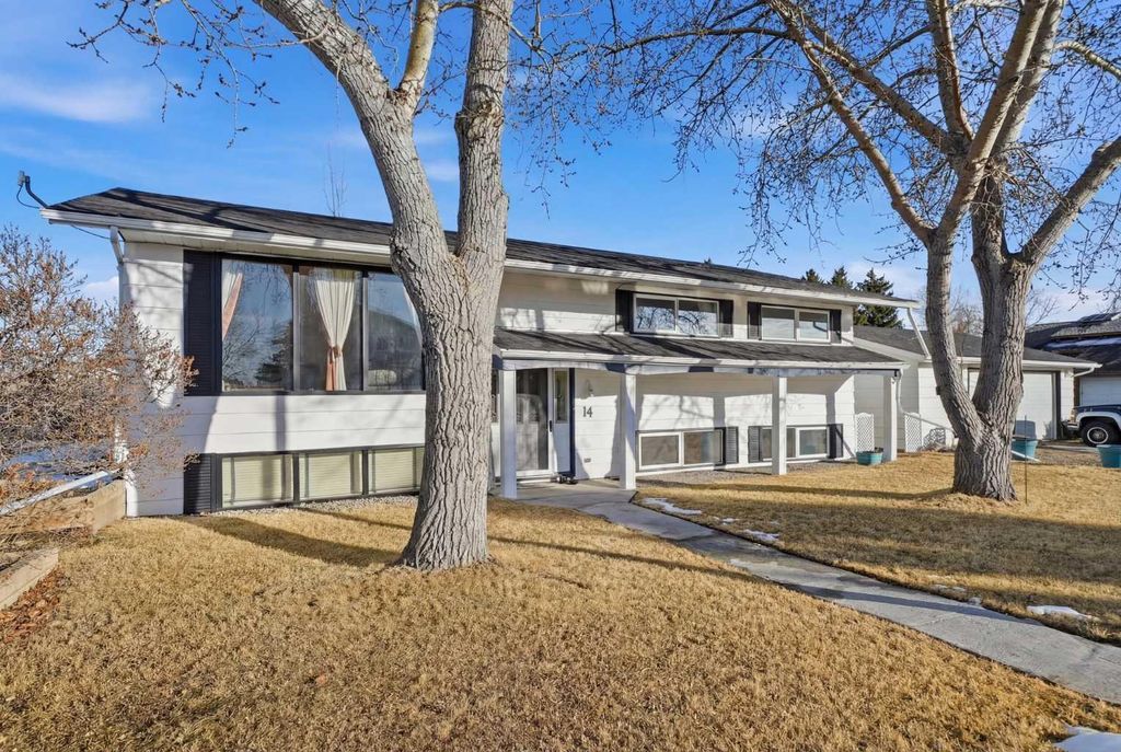 Photo of 14 Rasmussen Place, Standard, AB T0J 3G0 (MLS # A2291646)