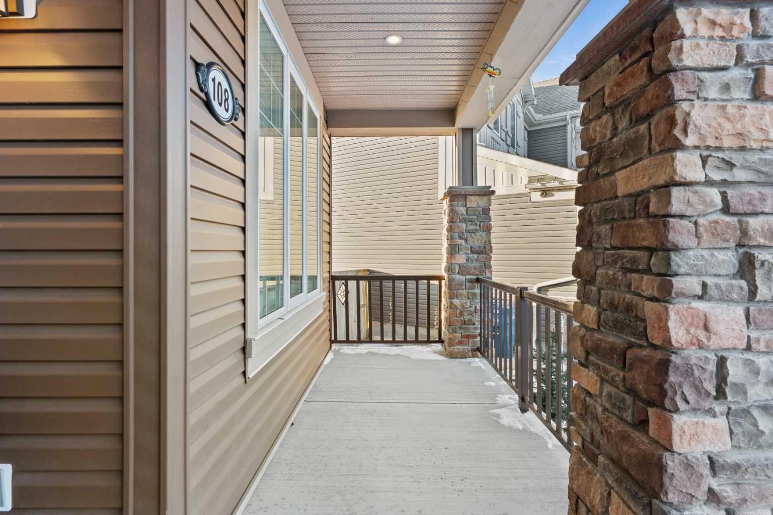 108 Windgate Close SW