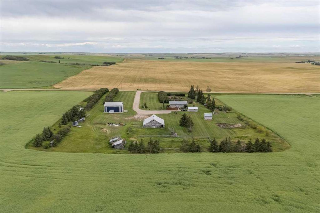 Photo of 334078 Range Road 241, Rural Kneehill County, AB T0M 2C0 (MLS # A2288095)