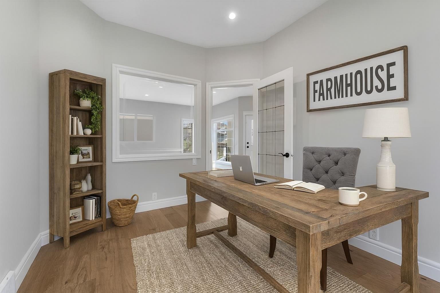 202 Coral Reef Manor NE