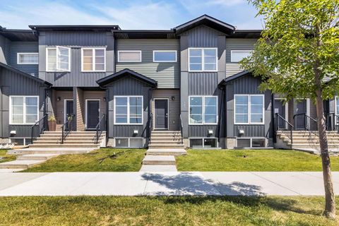 142 Red Embers Gate NE Calgary AB T3N 1E9