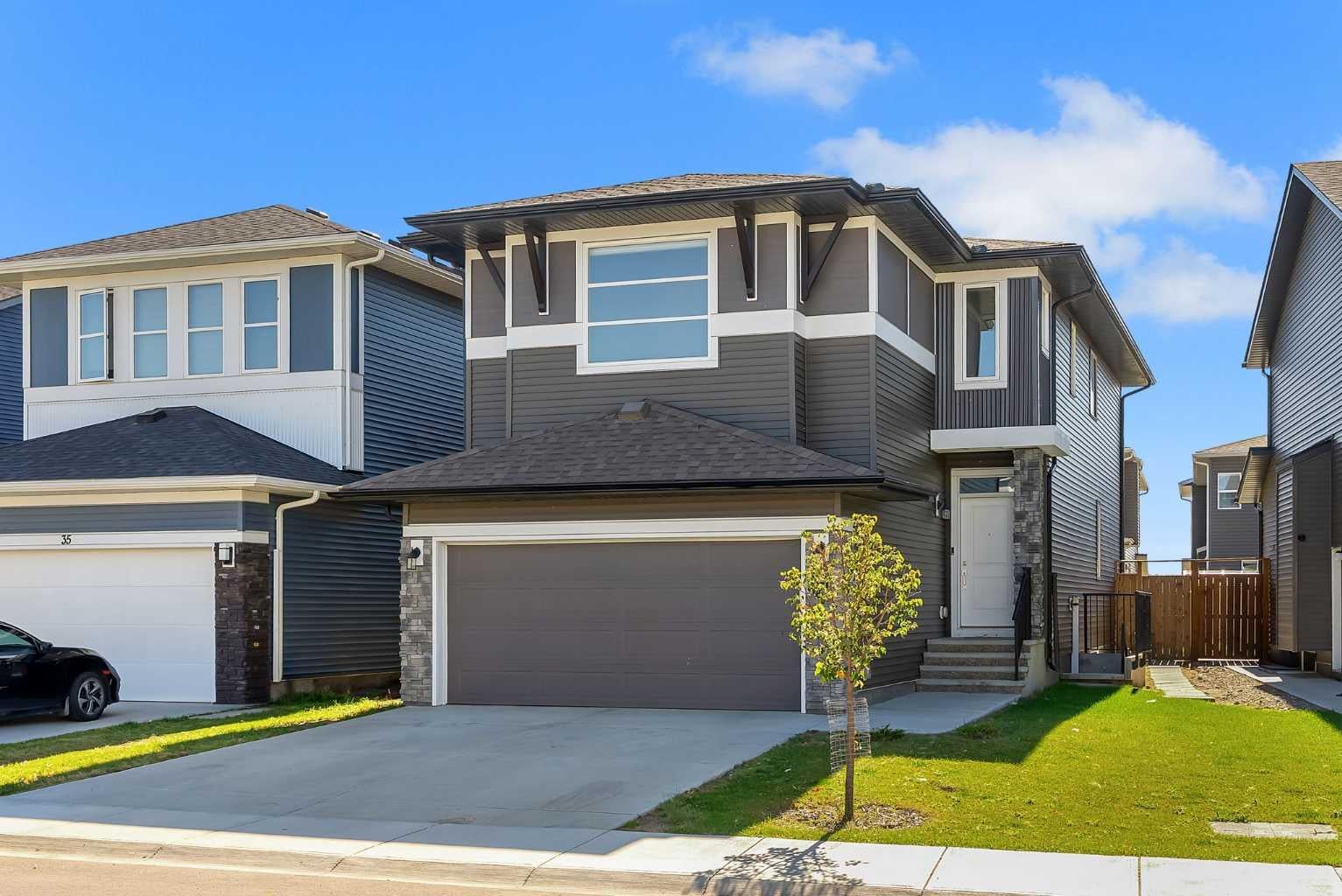 31 Corner Meadows Grove NE