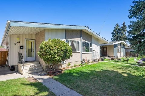 Photo of 630 69 Avenue SW, Calgary, AB T2V 0N9 (MLS # A2311100)