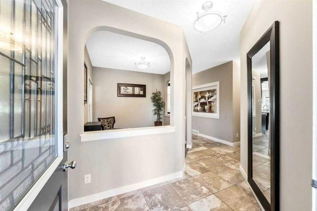 285 Evanspark Gardens NW