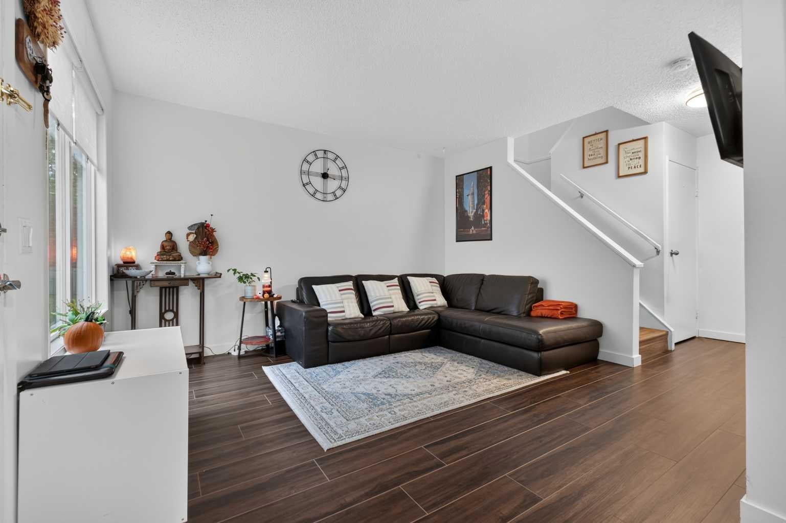 406 Blackthorn Road NE 442