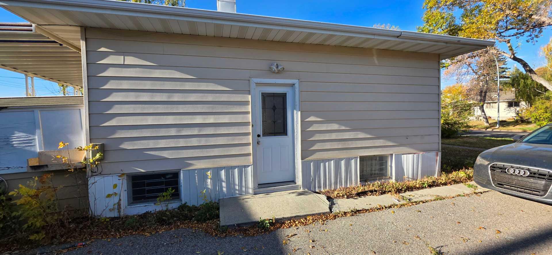 488 Northmount Drive NW
