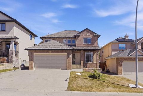 Photo of 18 Royal Crest Way NW, Calgary, AB T3G 4M8 (MLS # A2304459)
