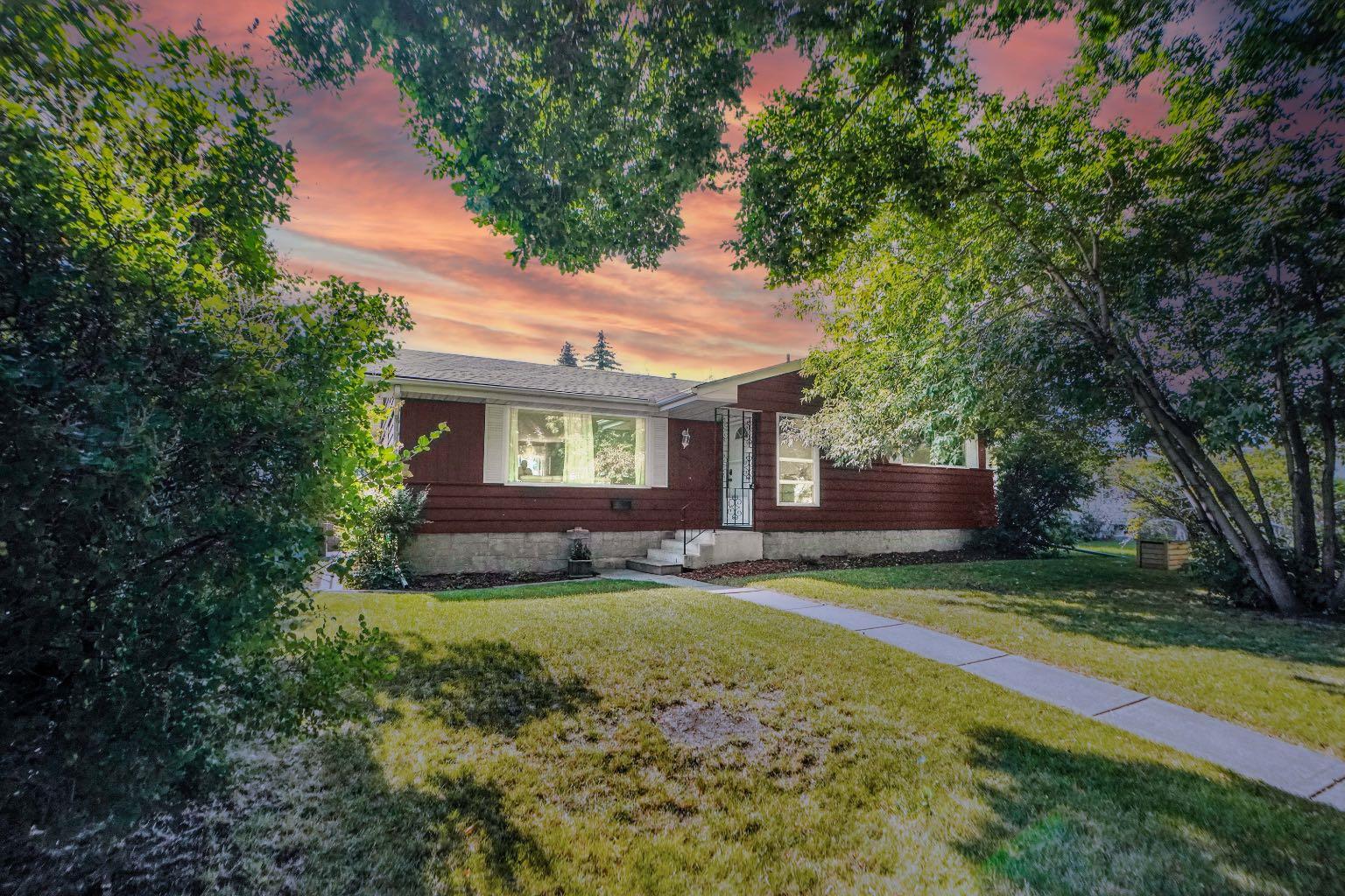 1447 Northmount Drive NW