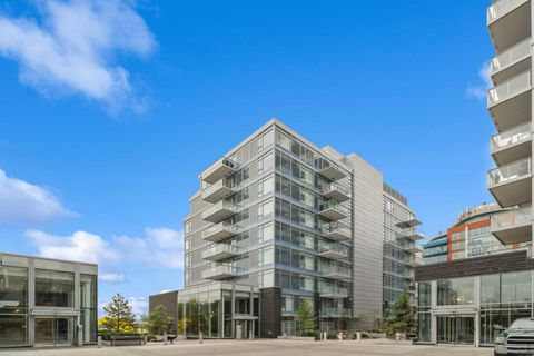 118 Waterfront Court SW 607 Calgary AB T2P 1K8