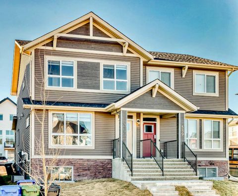 535 Tekarra Drive NW Calgary AB T3R 2G4