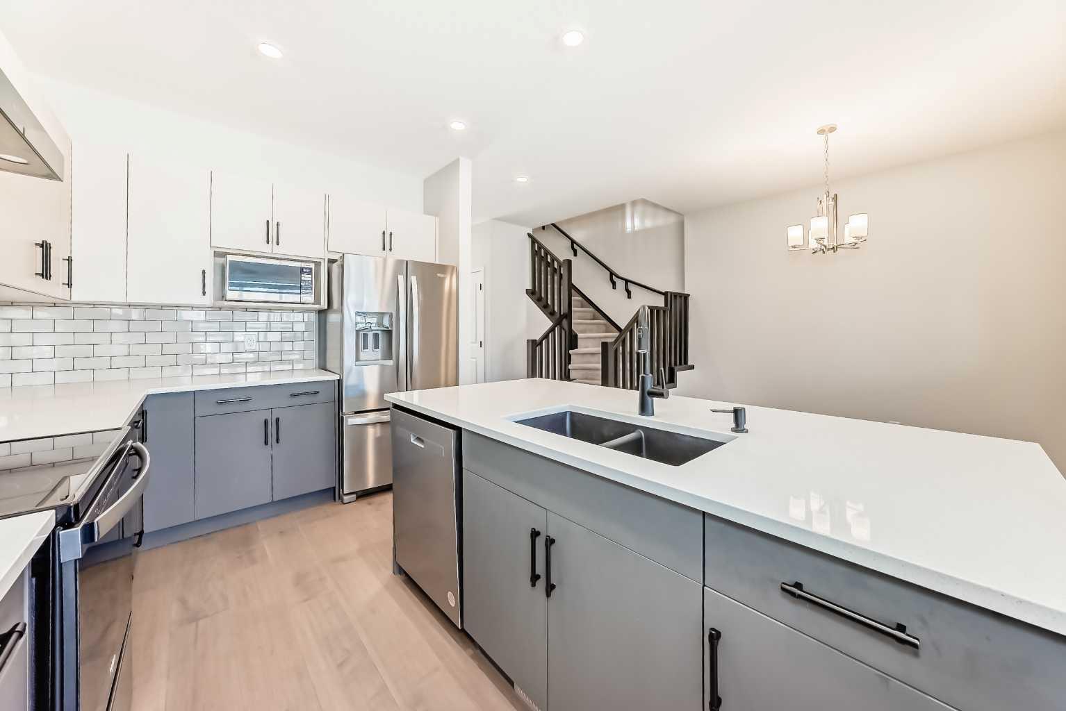 535 Tekarra Drive NW