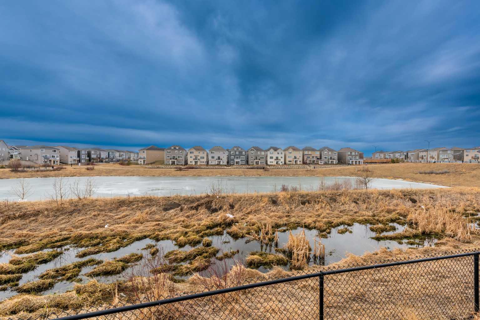 205 Carringvue Manor NW