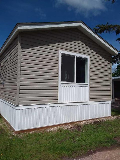 6220 17 Avenue SE 4 Calgary AB T2A 0W6