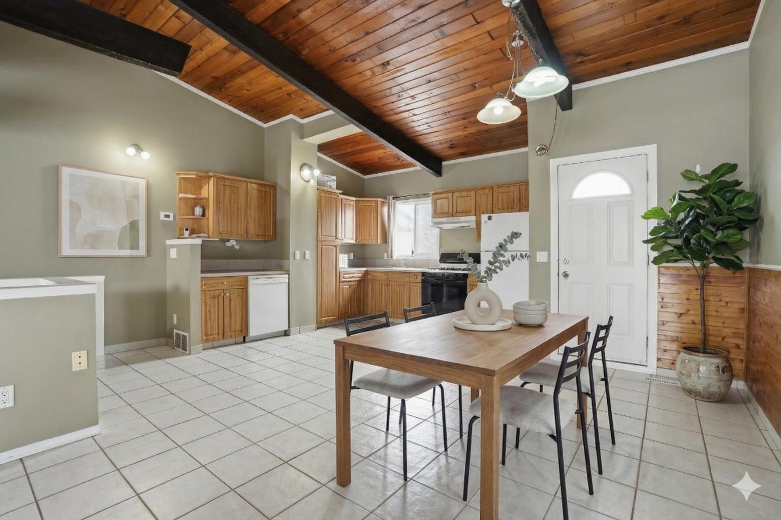 107 Pinemont Bay NE