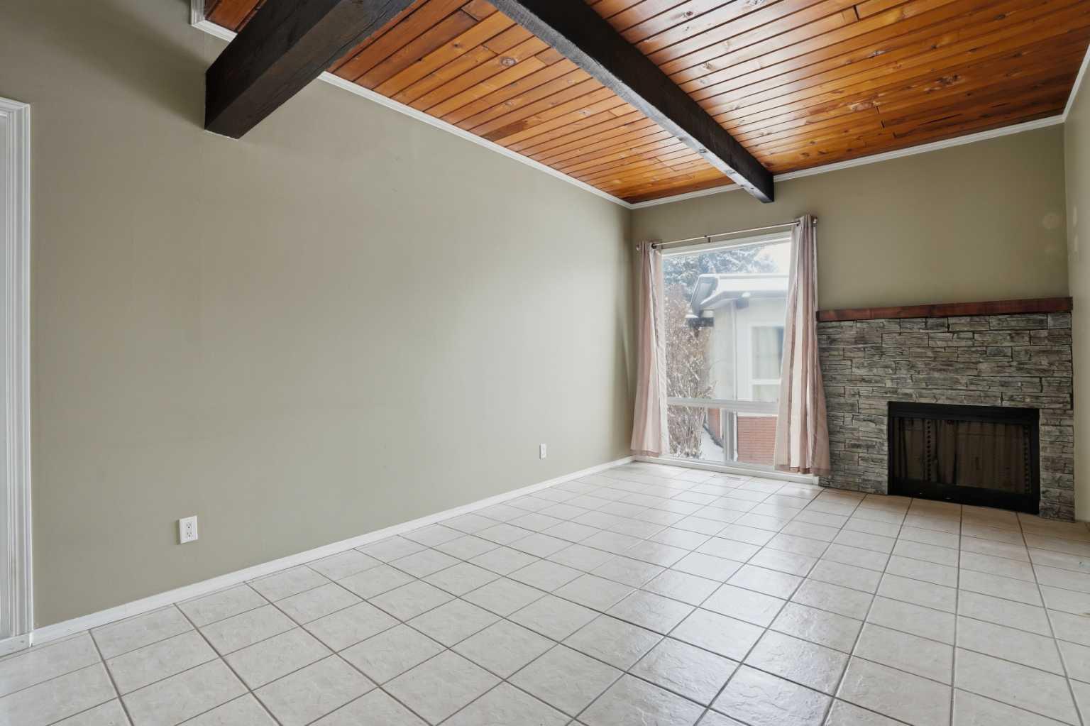107 Pinemont Bay NE