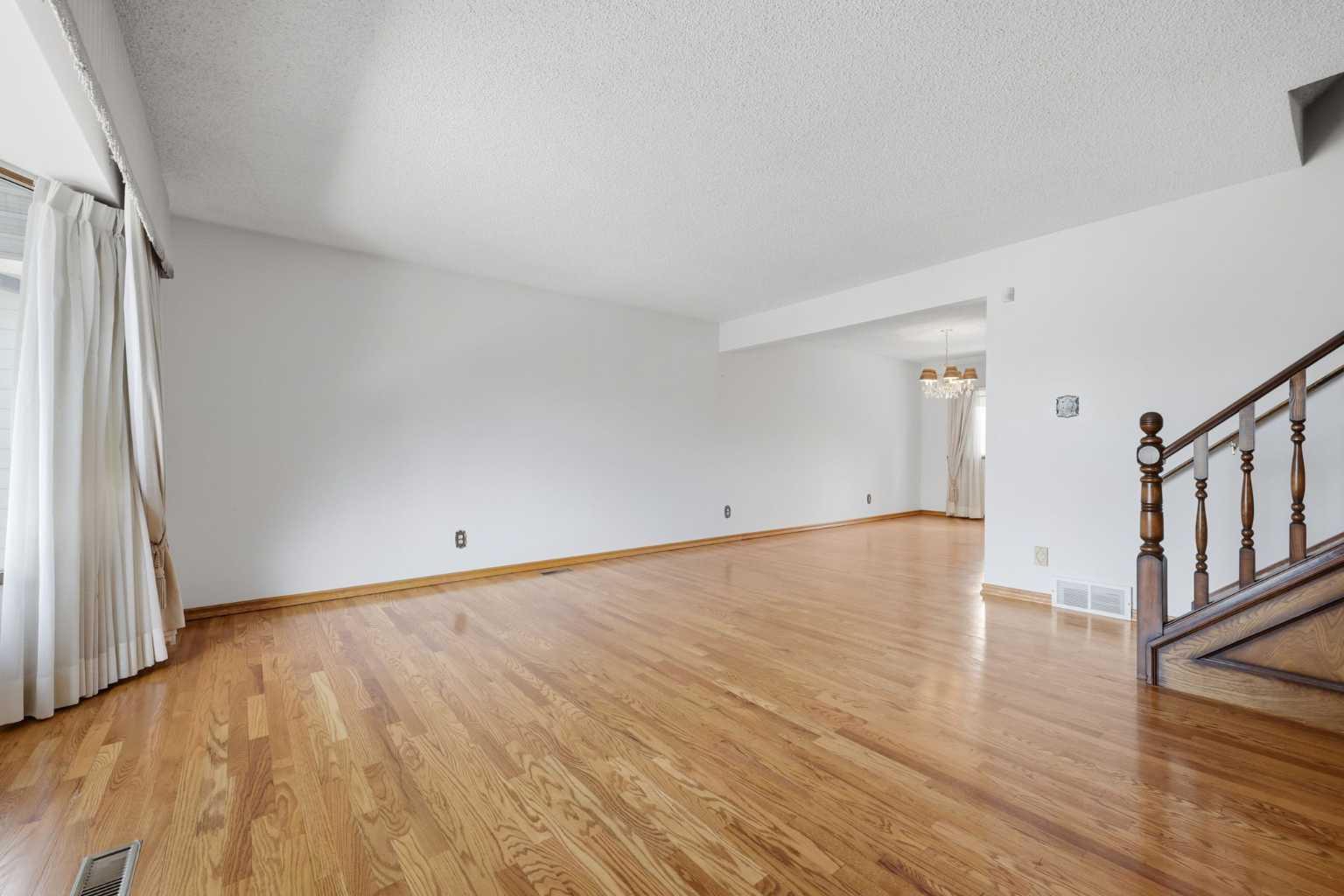 480 Berkley Crescent NW