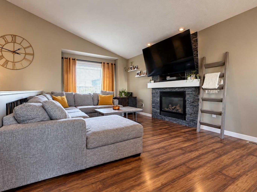 Photo of 10117 87 Street St, Grande Prairie, AB T8X 0B5 (MLS # A2354433)