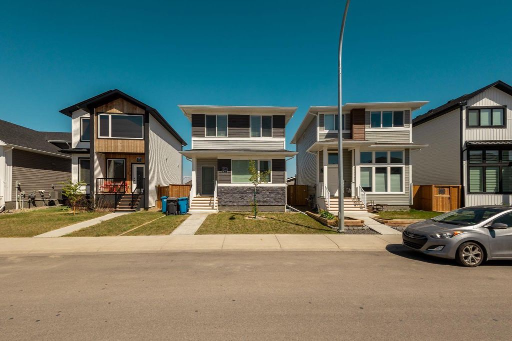Photo of 294 Miners Chase W, Lethbridge, AB T1J 5S8 (MLS # A2313715)