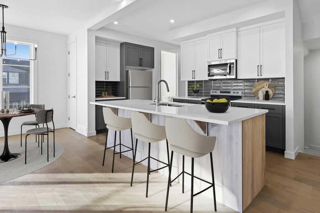 Photo of 4 Waterford Glen, Chestermere, AB T1X 2T8 (MLS # A2301959)