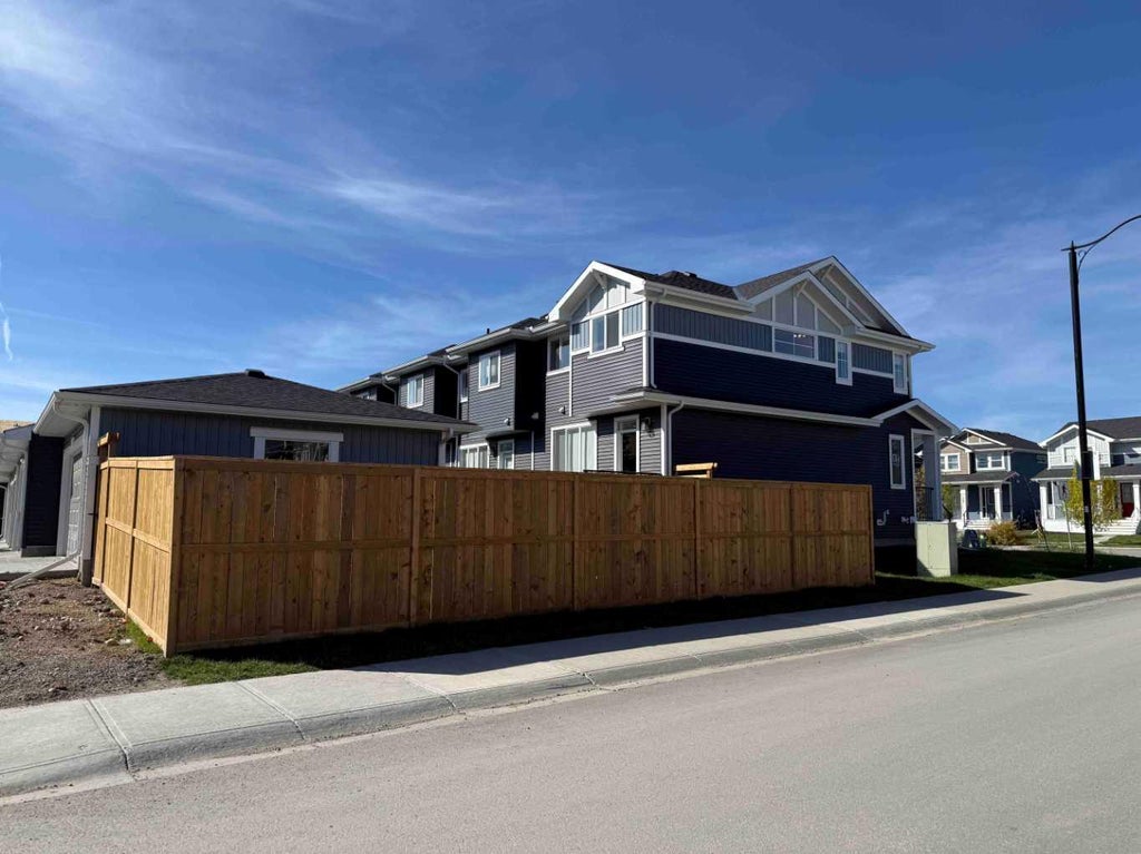 Photo of 342 Sundown Road, Cochrane, AB T4C 3H2 (MLS # A2346464)