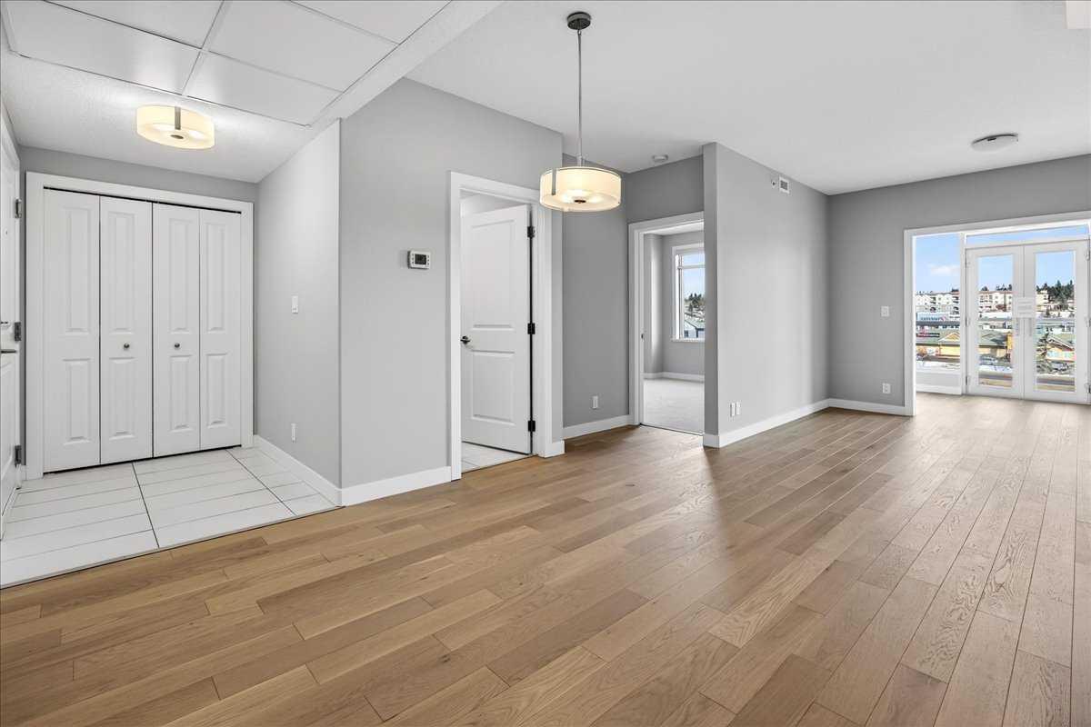 24 Varsity Estates Circle NW 501